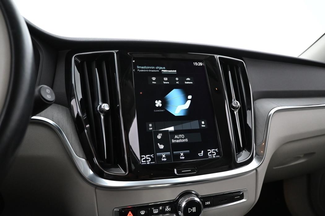 VOLVO V60 2022