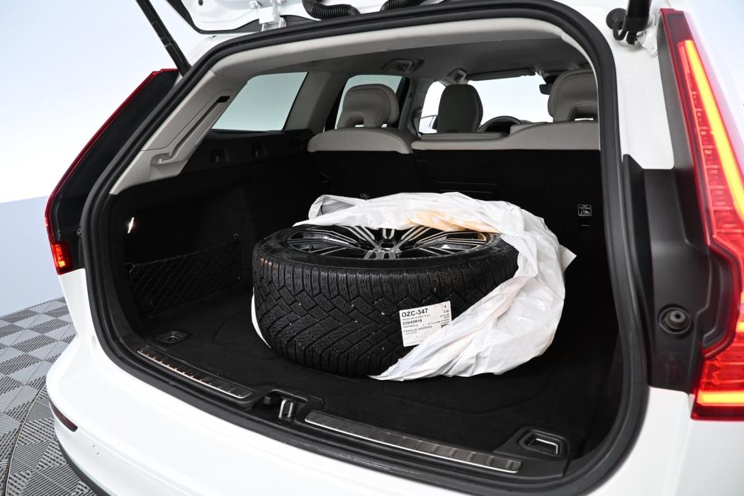 VOLVO V60 2022