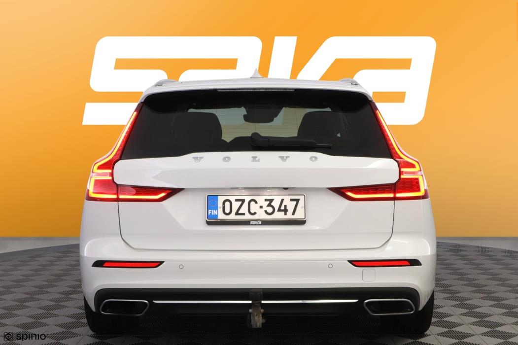 VOLVO V60 2022