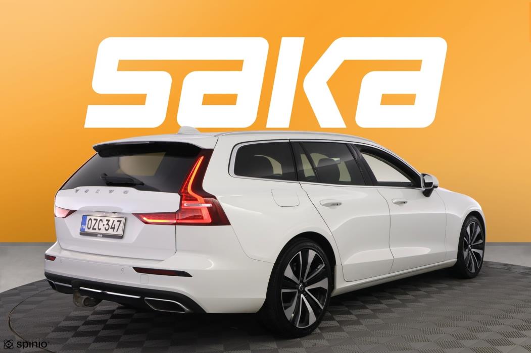 VOLVO V60 2022