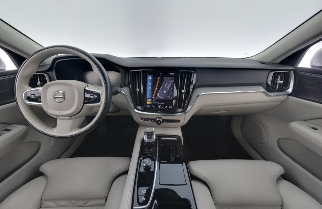 VOLVO V60 2022