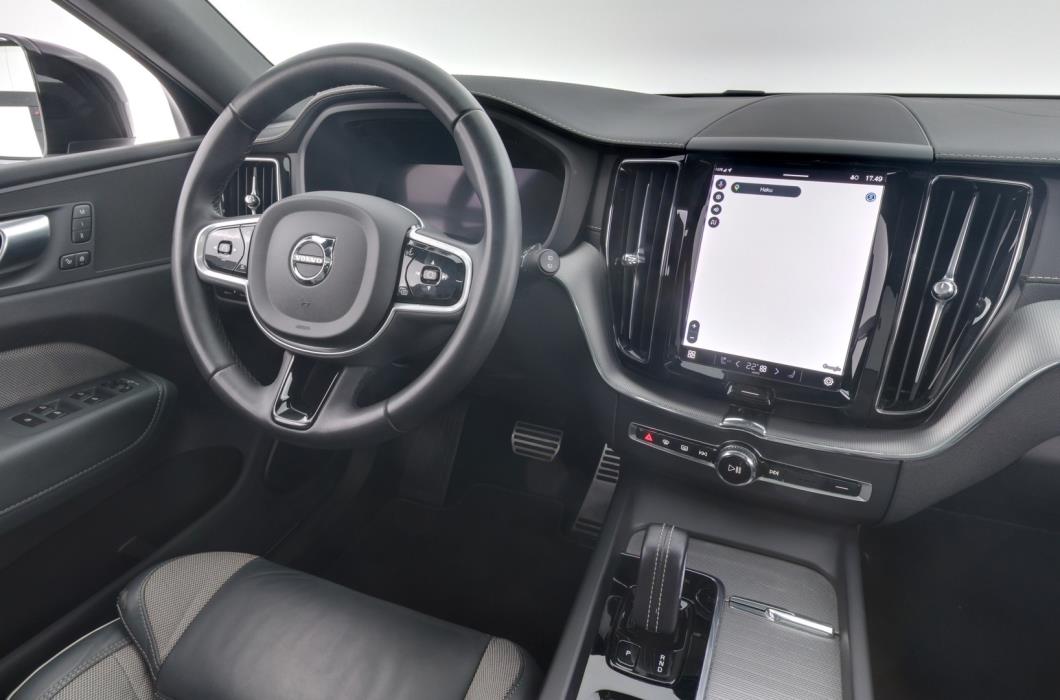 VOLVO XC60 2022