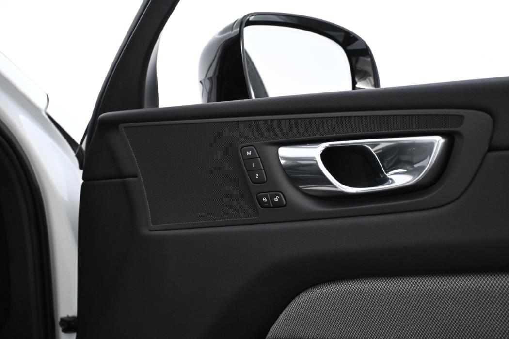VOLVO XC60 2022