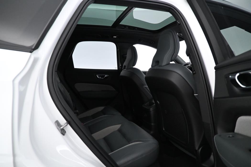 VOLVO XC60 2022