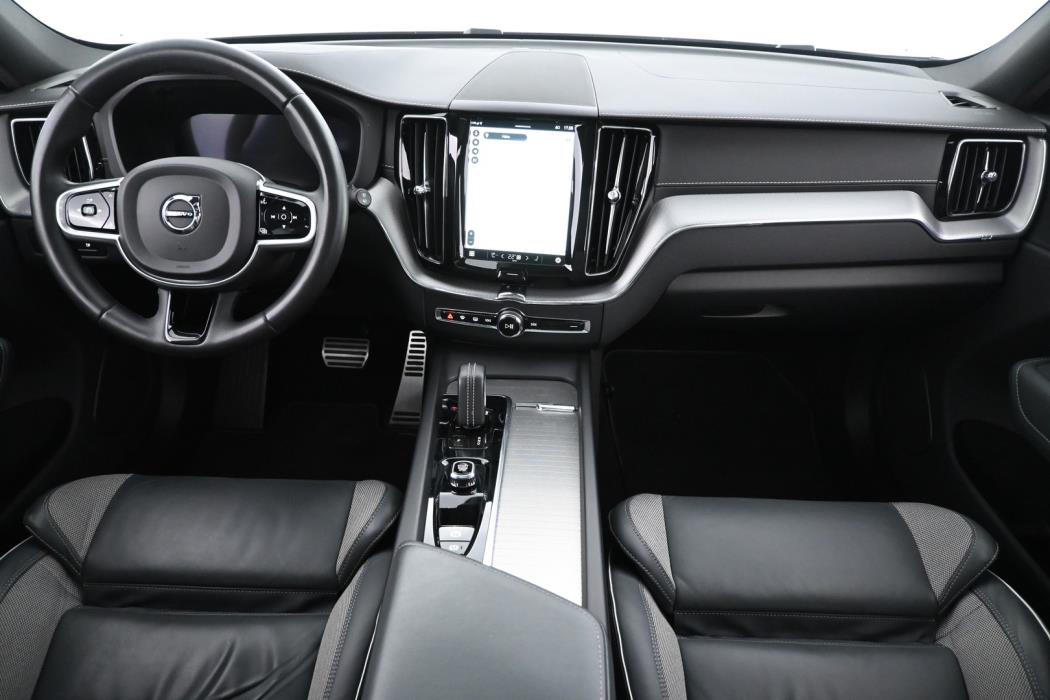 VOLVO XC60 2022
