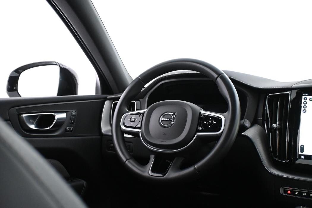VOLVO XC60 2022