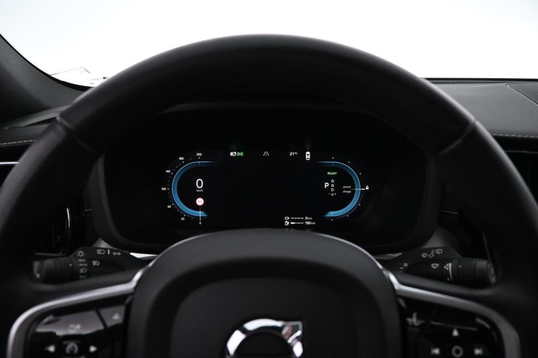 VOLVO XC60 2022