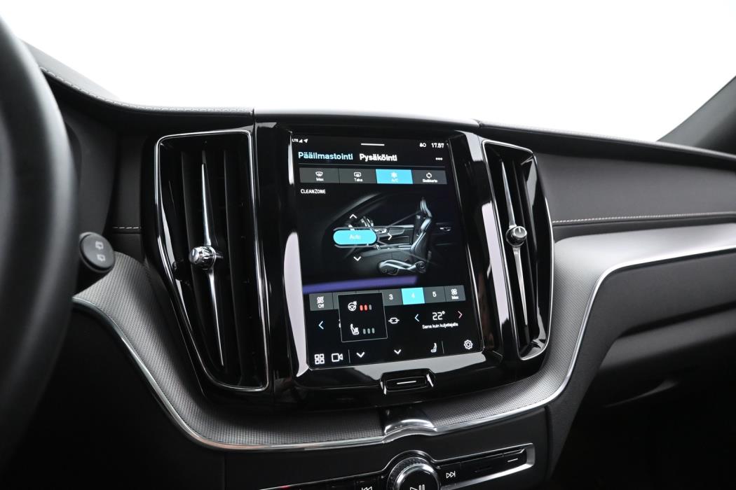 VOLVO XC60 2022