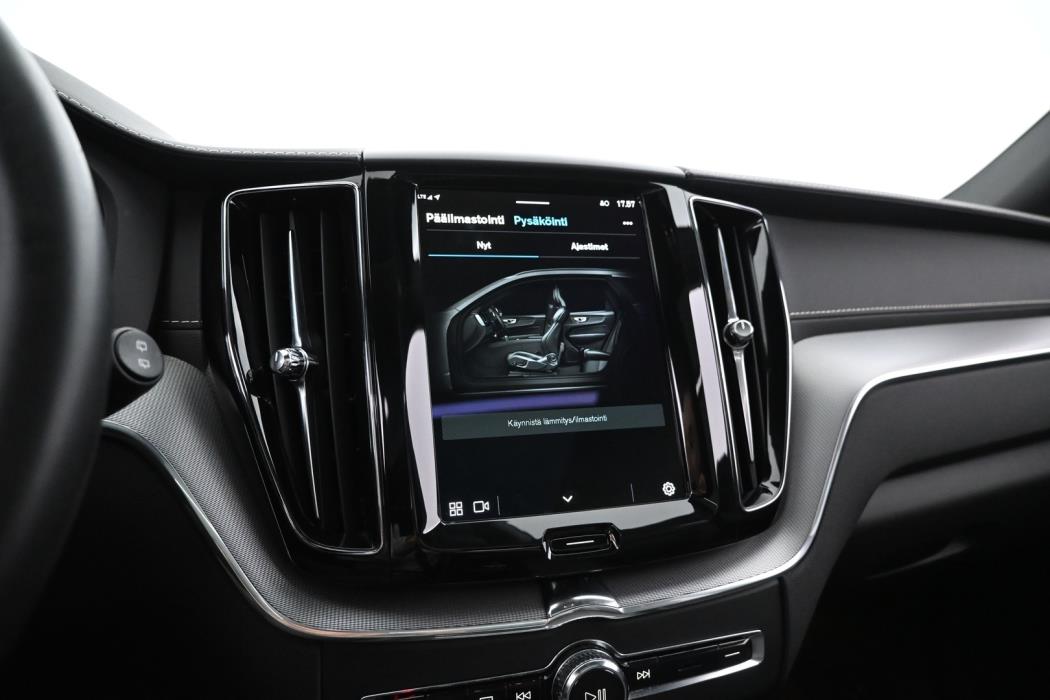 VOLVO XC60 2022