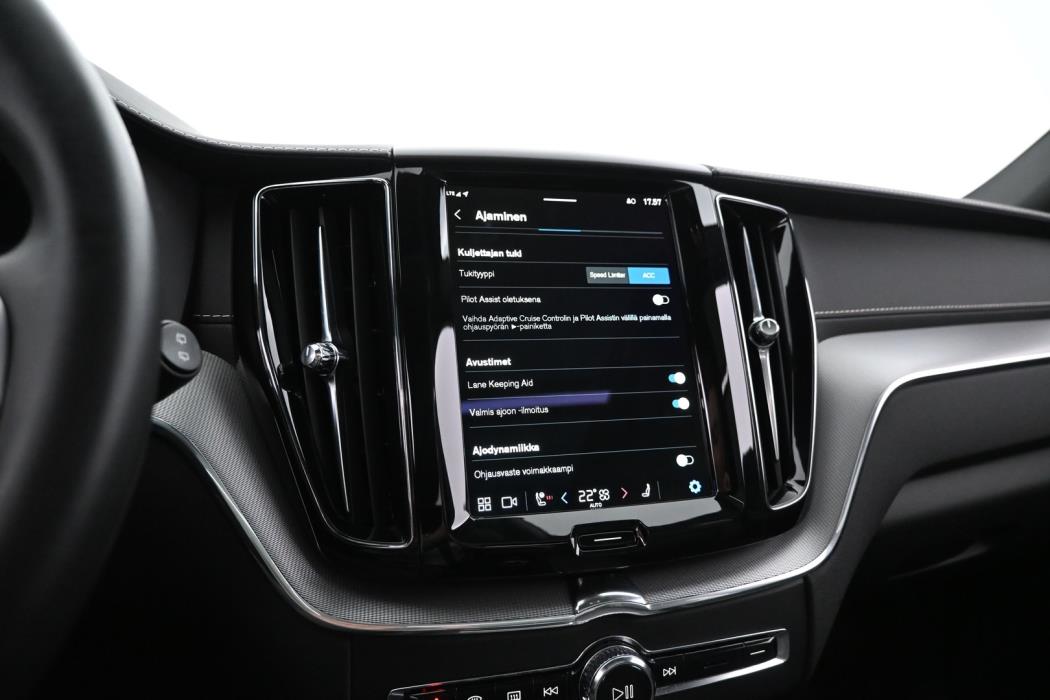 VOLVO XC60 2022