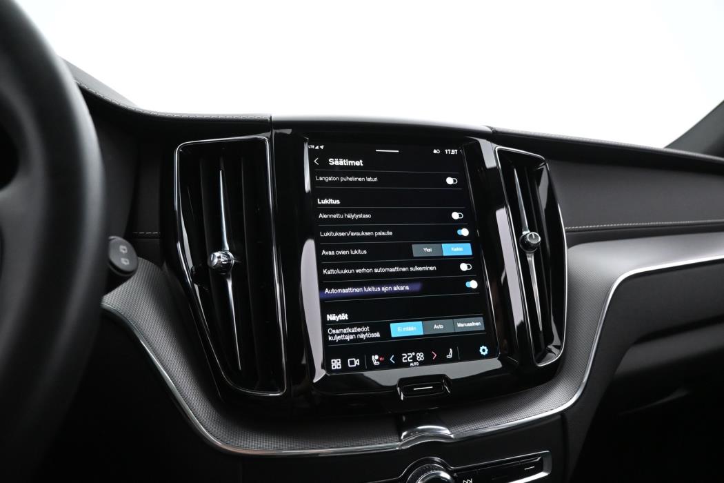 VOLVO XC60 2022