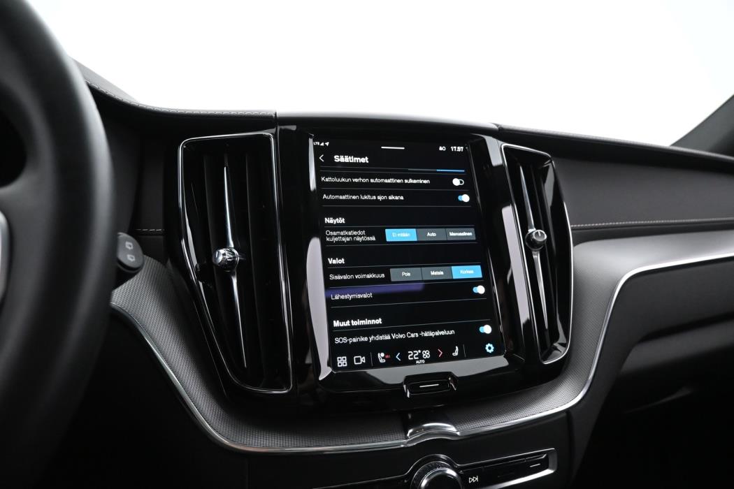 VOLVO XC60 2022