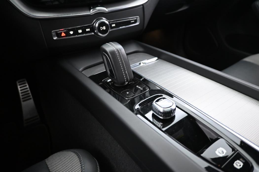 VOLVO XC60 2022