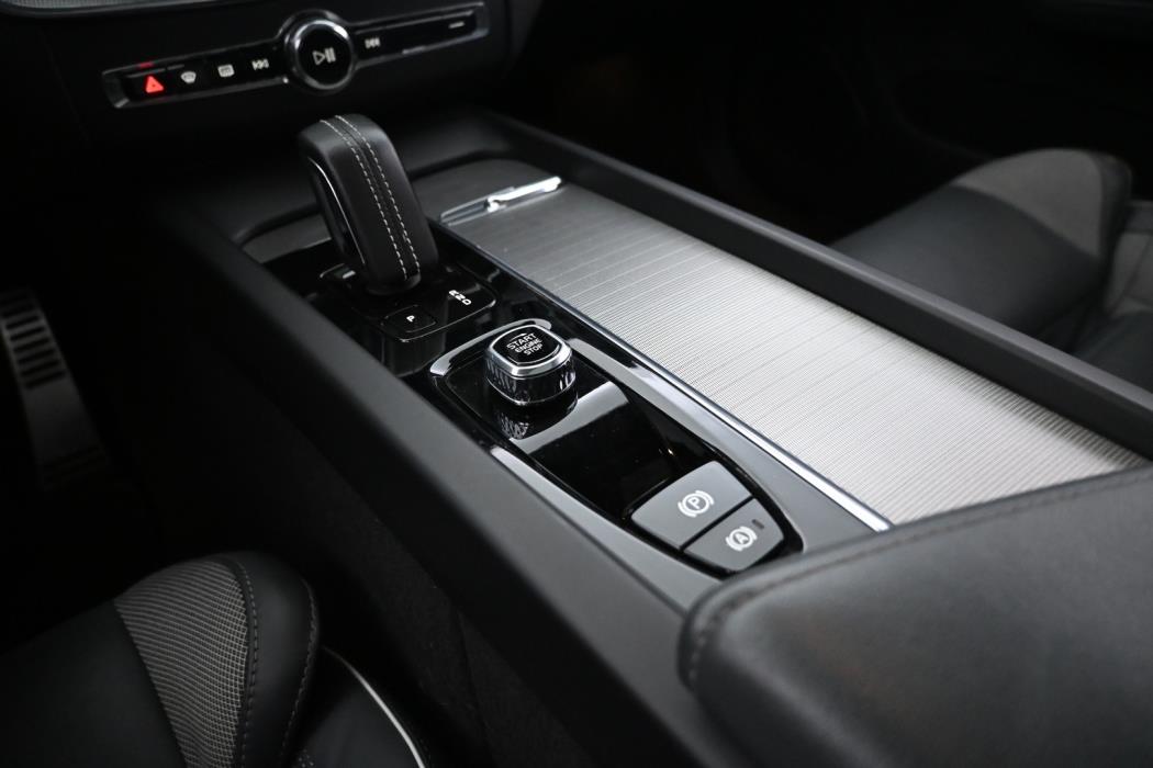 VOLVO XC60 2022