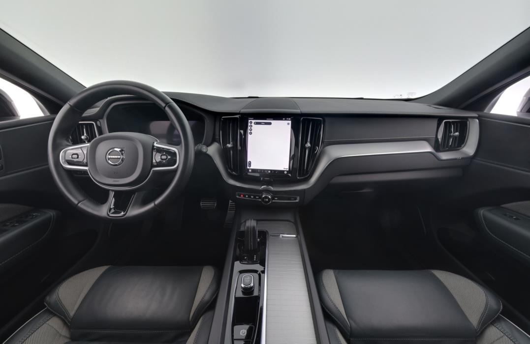 VOLVO XC60 2022
