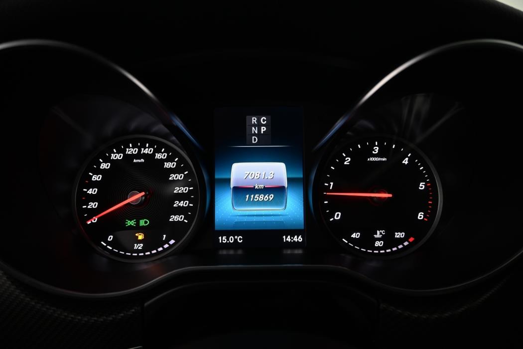MERCEDES-BENZ V 2020