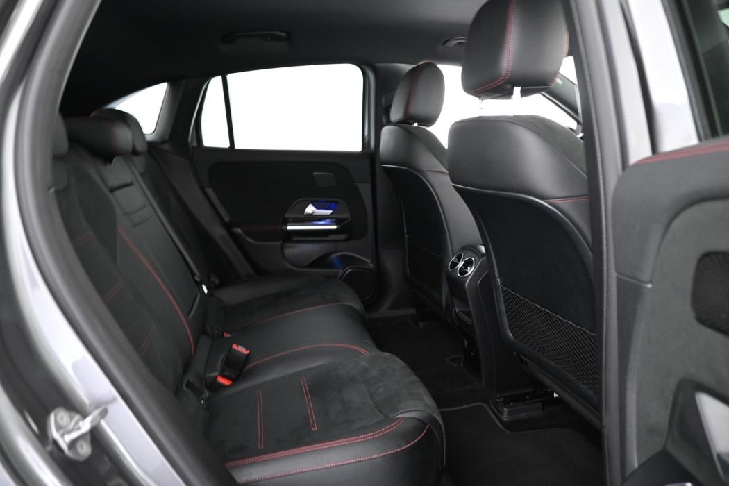 MERCEDES-BENZ EQA 2021