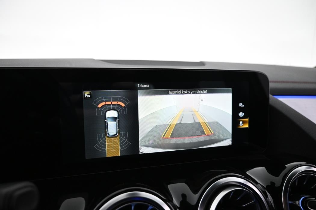 MERCEDES-BENZ EQA 2021
