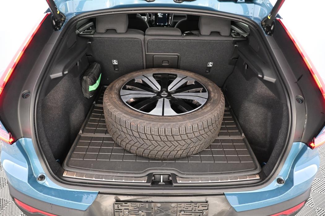 VOLVO C40 2023