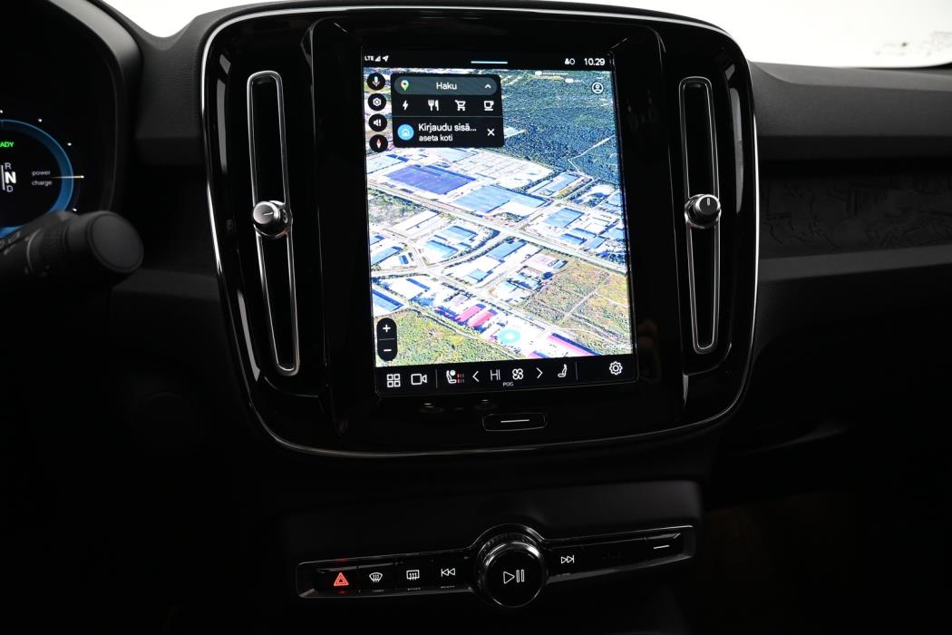 VOLVO C40 2023