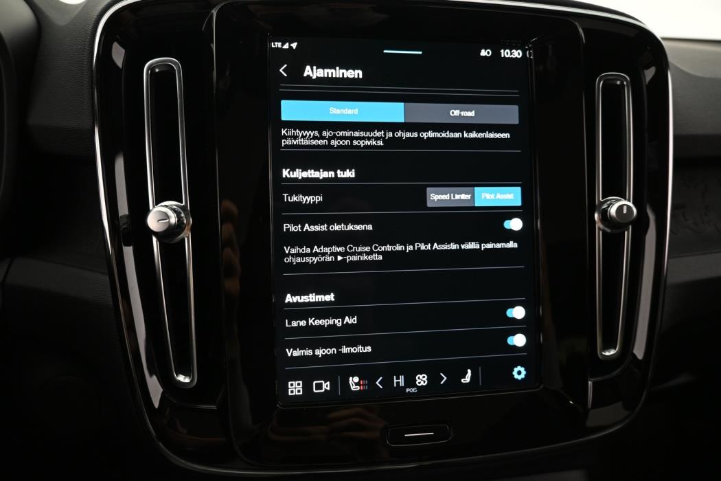 VOLVO C40 2023