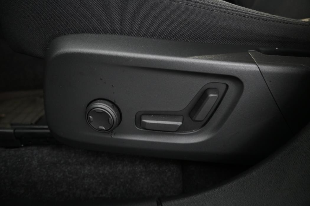 VOLVO C40 2023