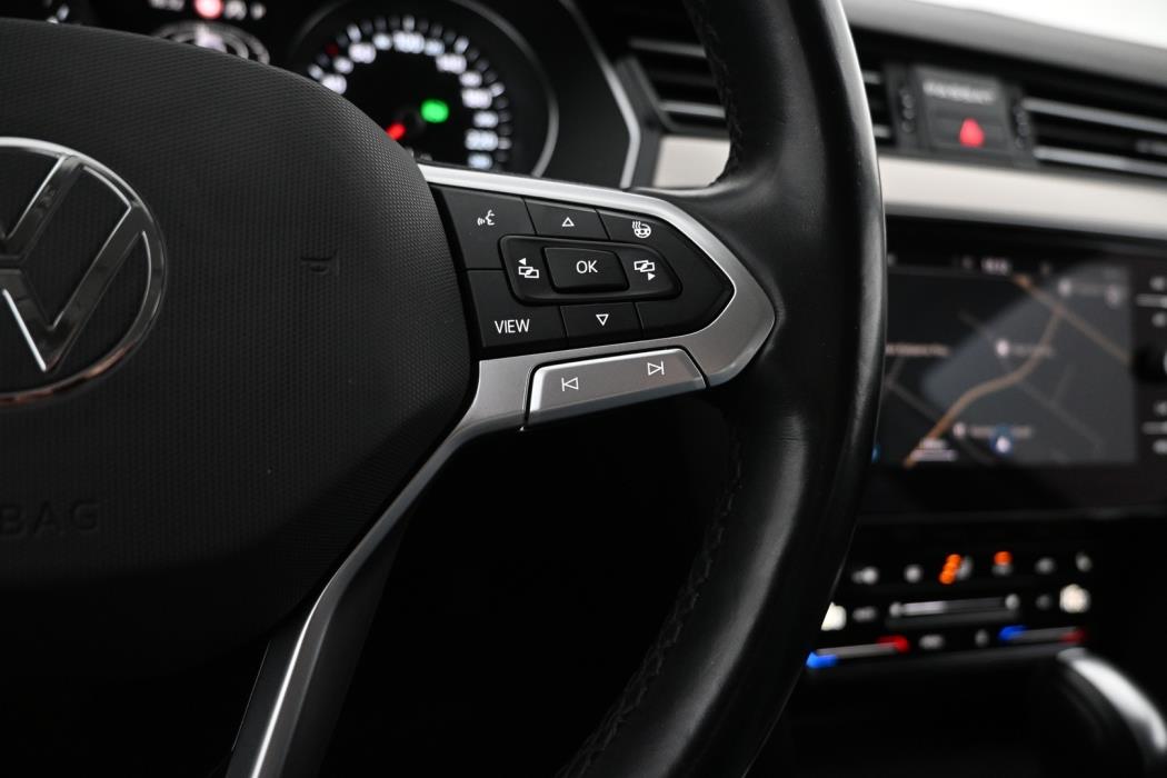 VOLKSWAGEN Passat 2021