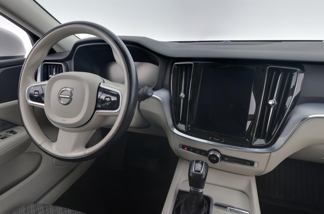 VOLVO V60 2020