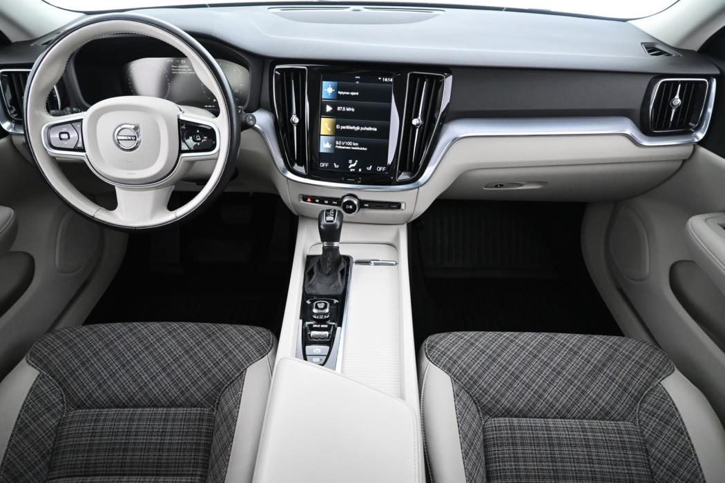 VOLVO V60 2020
