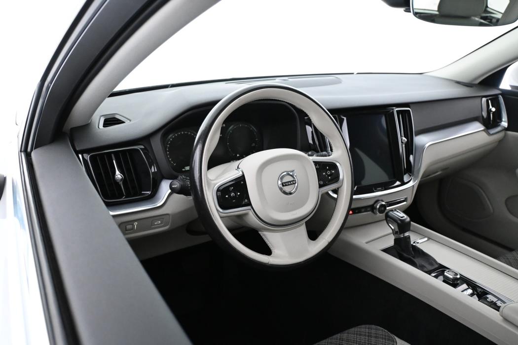 VOLVO V60 2020
