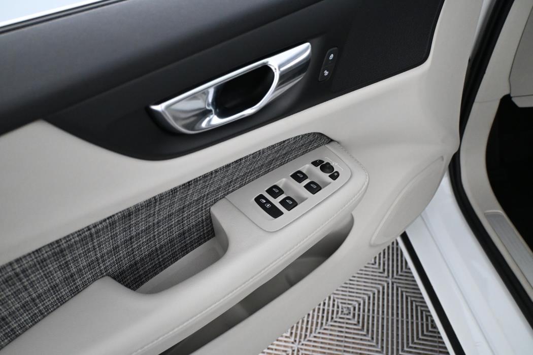VOLVO V60 2020