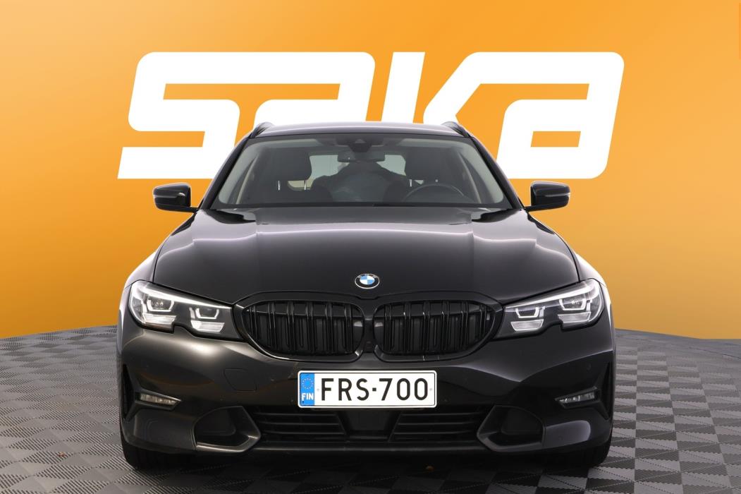 BMW 330 2021
