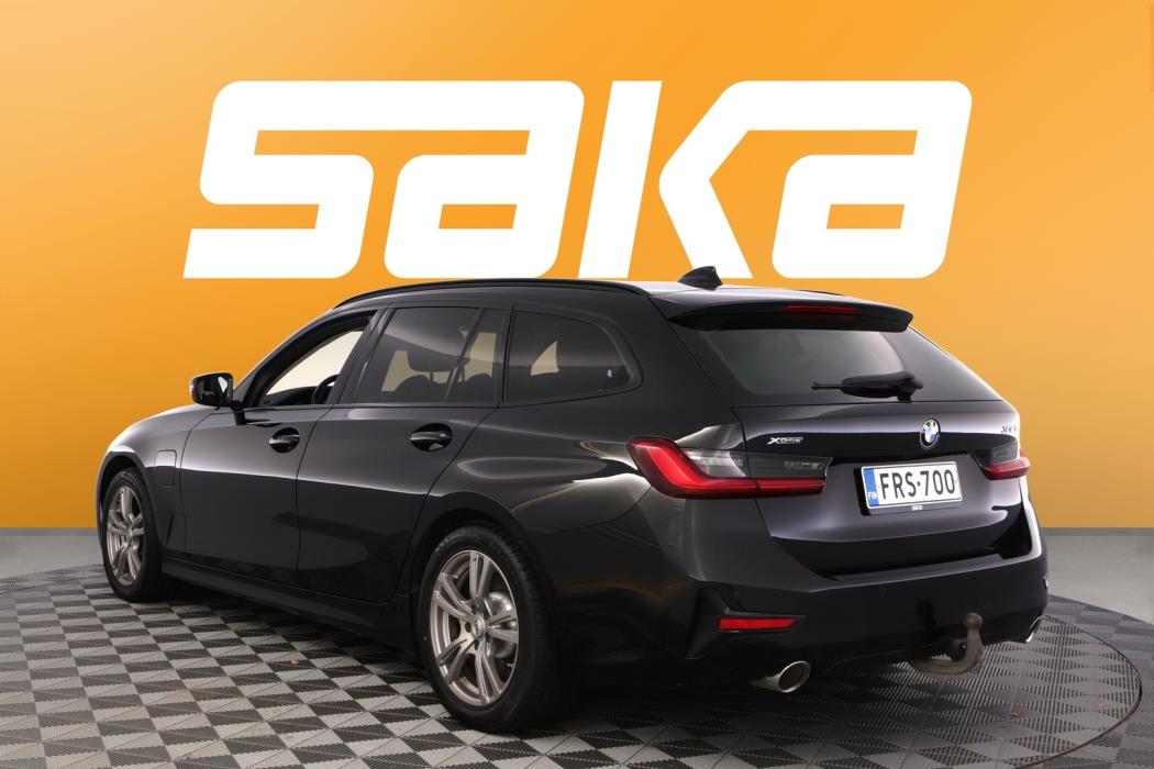 BMW 330 2021