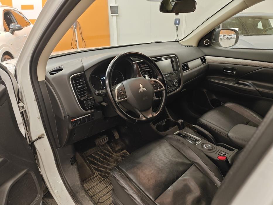 MITSUBISHI Outlander 2014