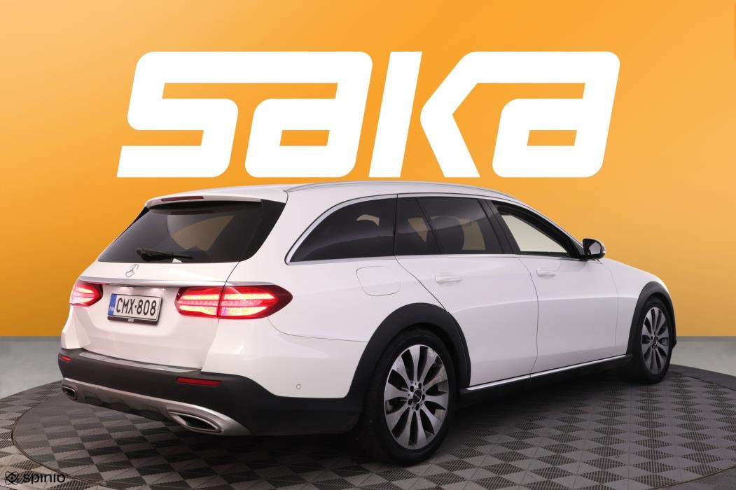 MERCEDES-BENZ E 2017