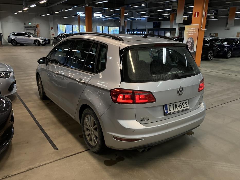 VOLKSWAGEN Golf Sportsvan 2015