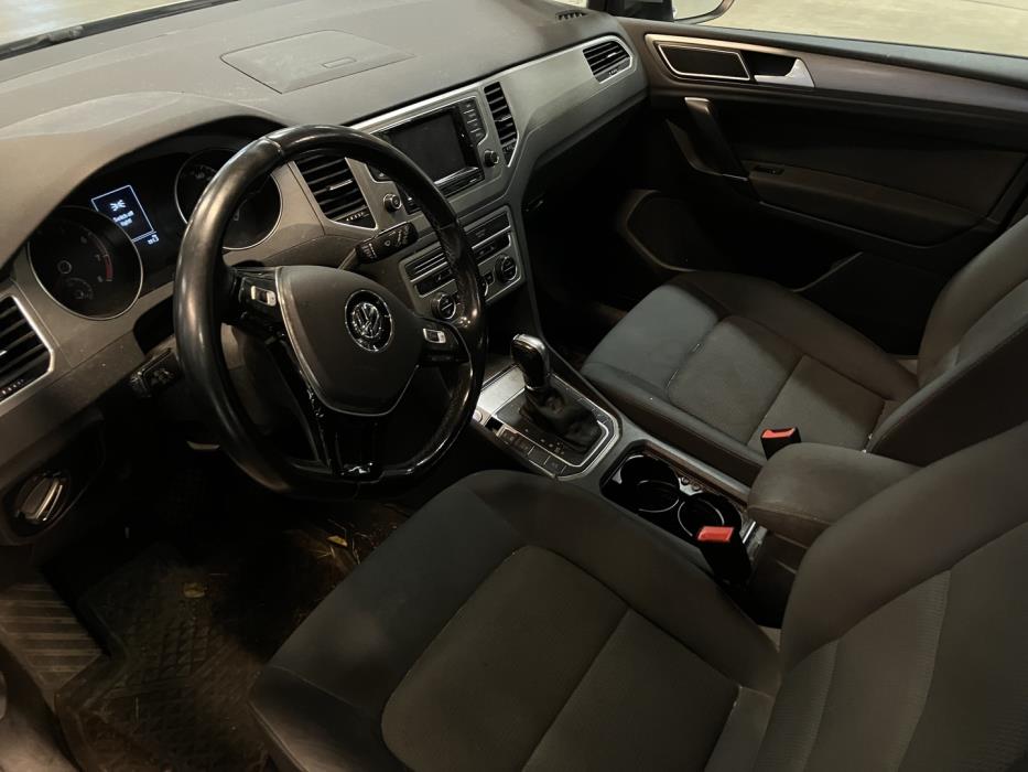 VOLKSWAGEN Golf Sportsvan 2015