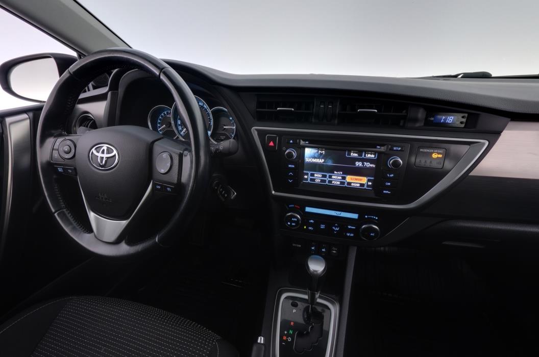 TOYOTA Auris 2014