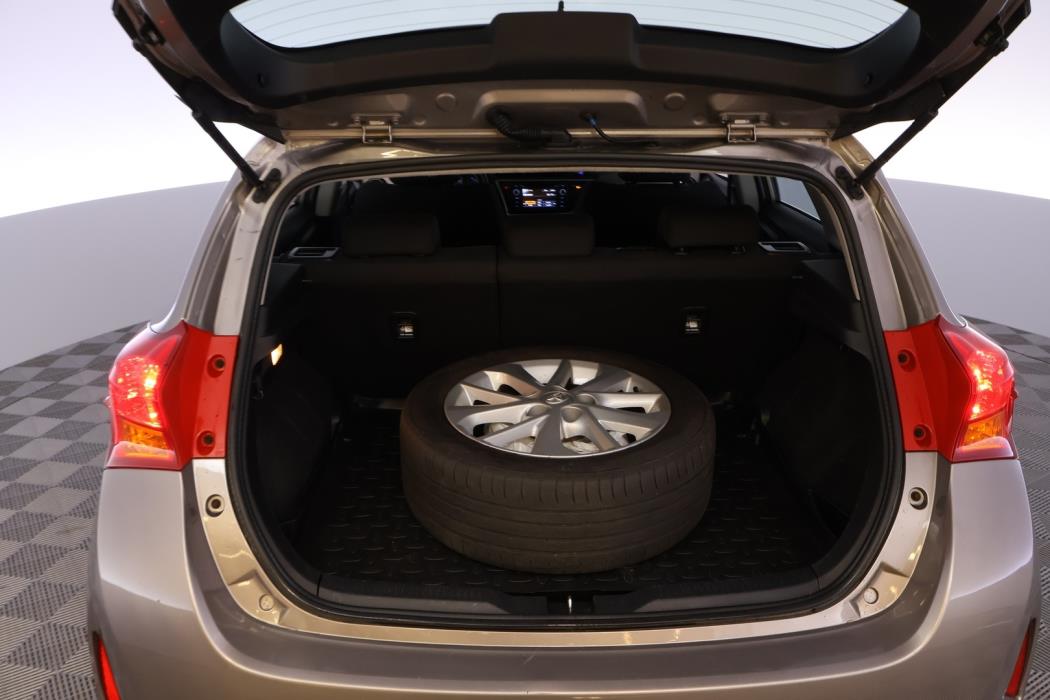 TOYOTA Auris 2014