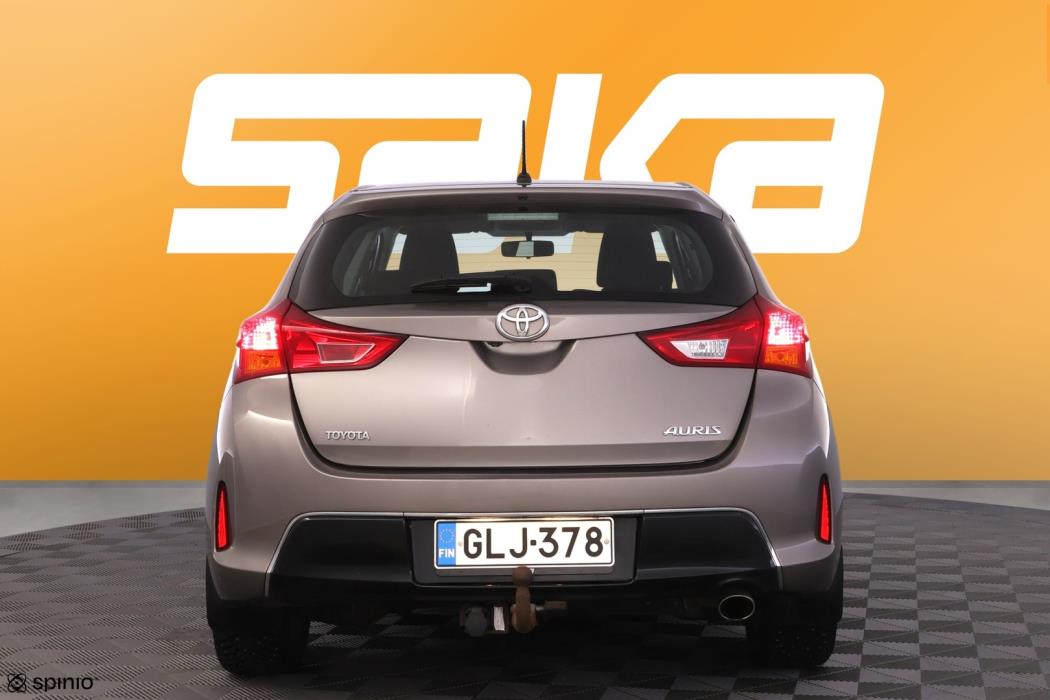 TOYOTA Auris 2014