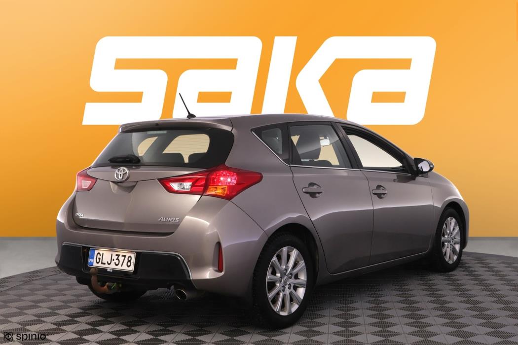 TOYOTA Auris 2014