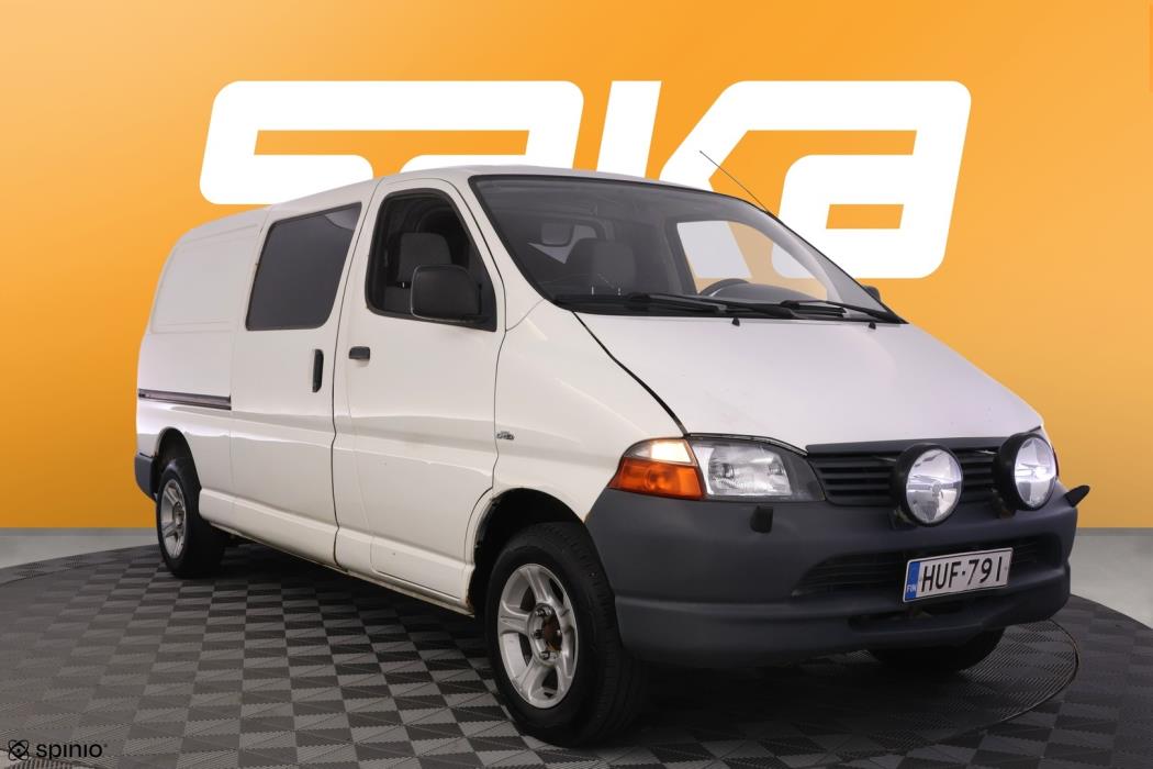 TOYOTA Hiace 2005