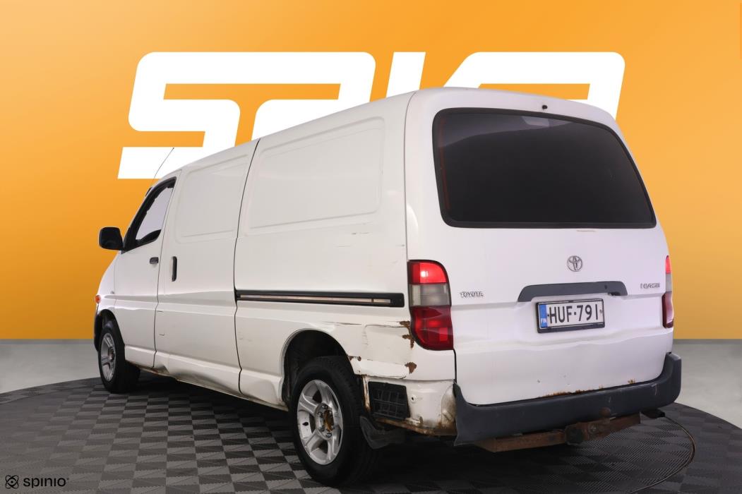 TOYOTA Hiace 2005