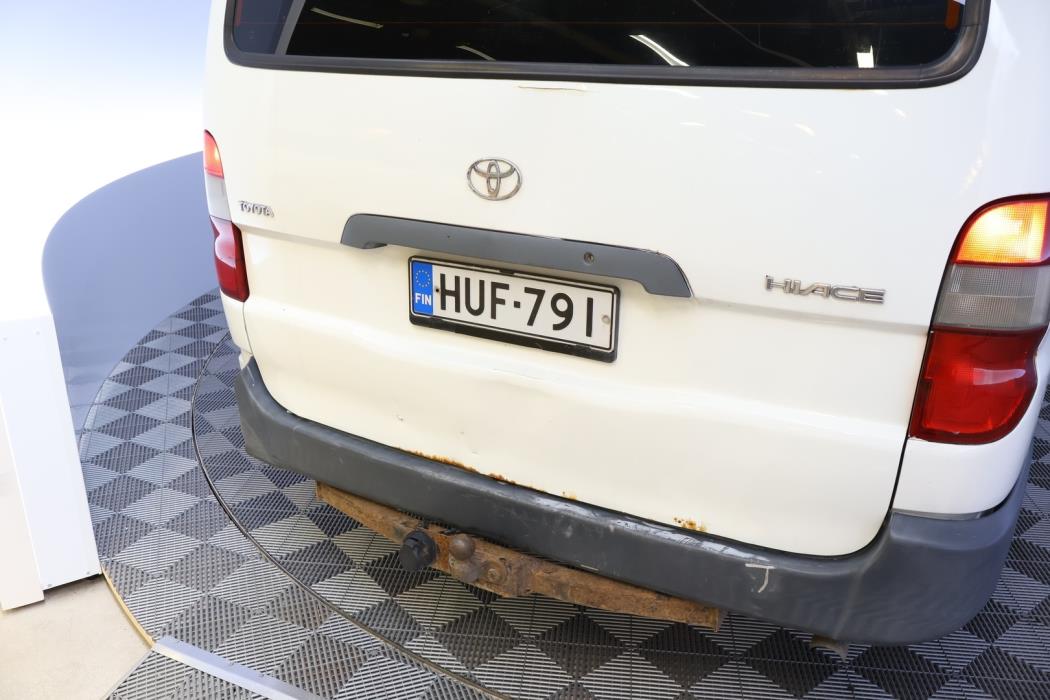 TOYOTA Hiace 2005