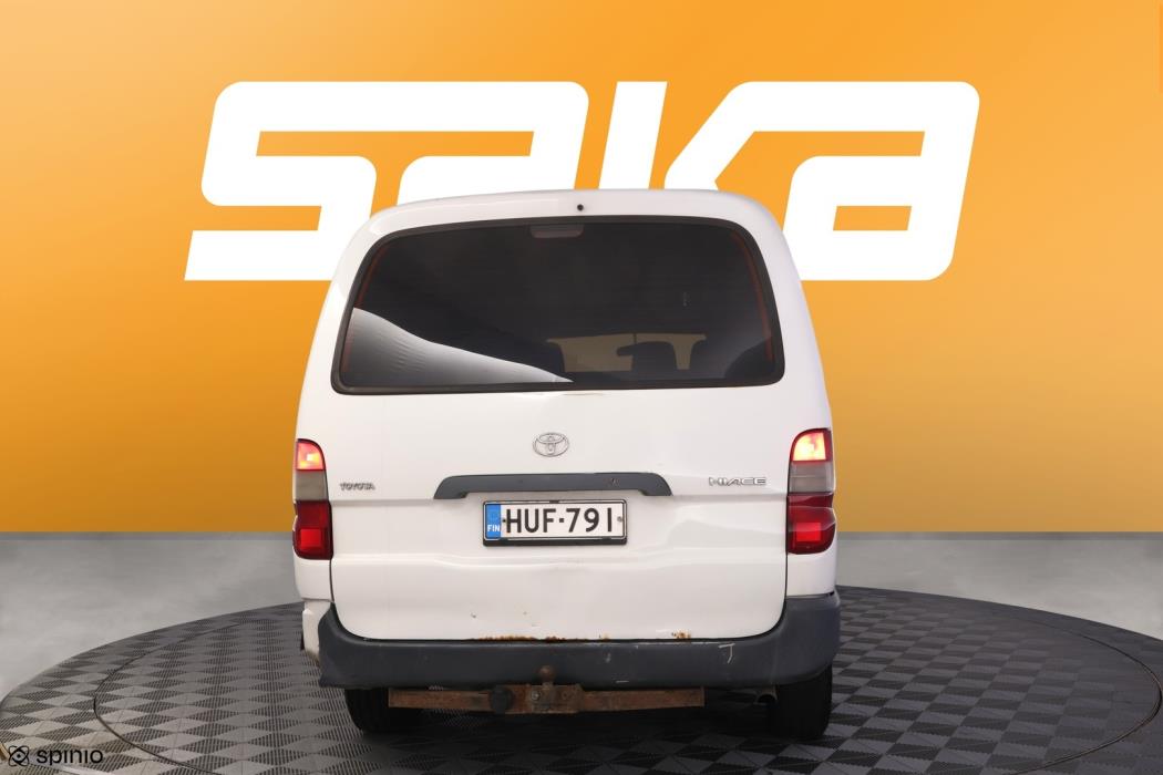 TOYOTA Hiace 2005