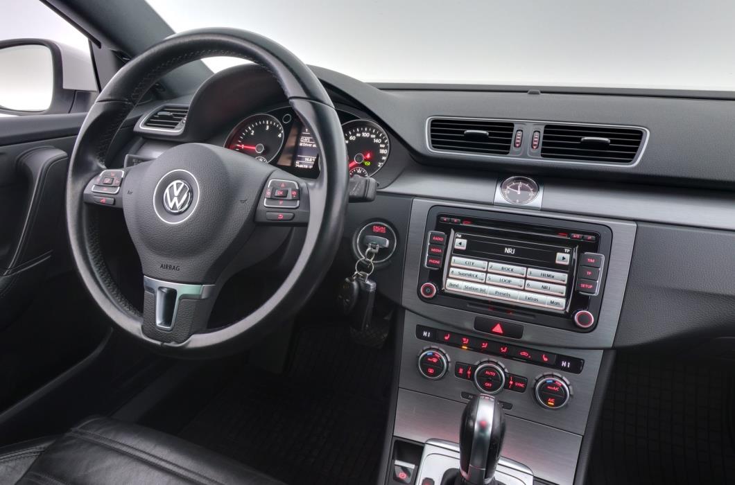 VOLKSWAGEN Passat 2014