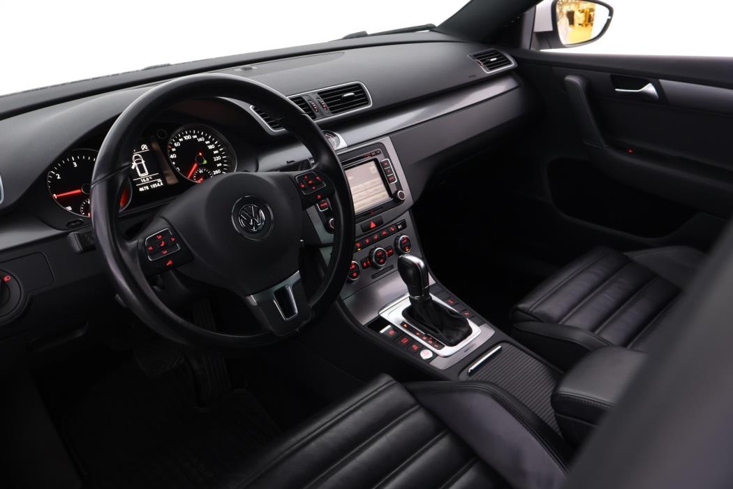 VOLKSWAGEN Passat 2014