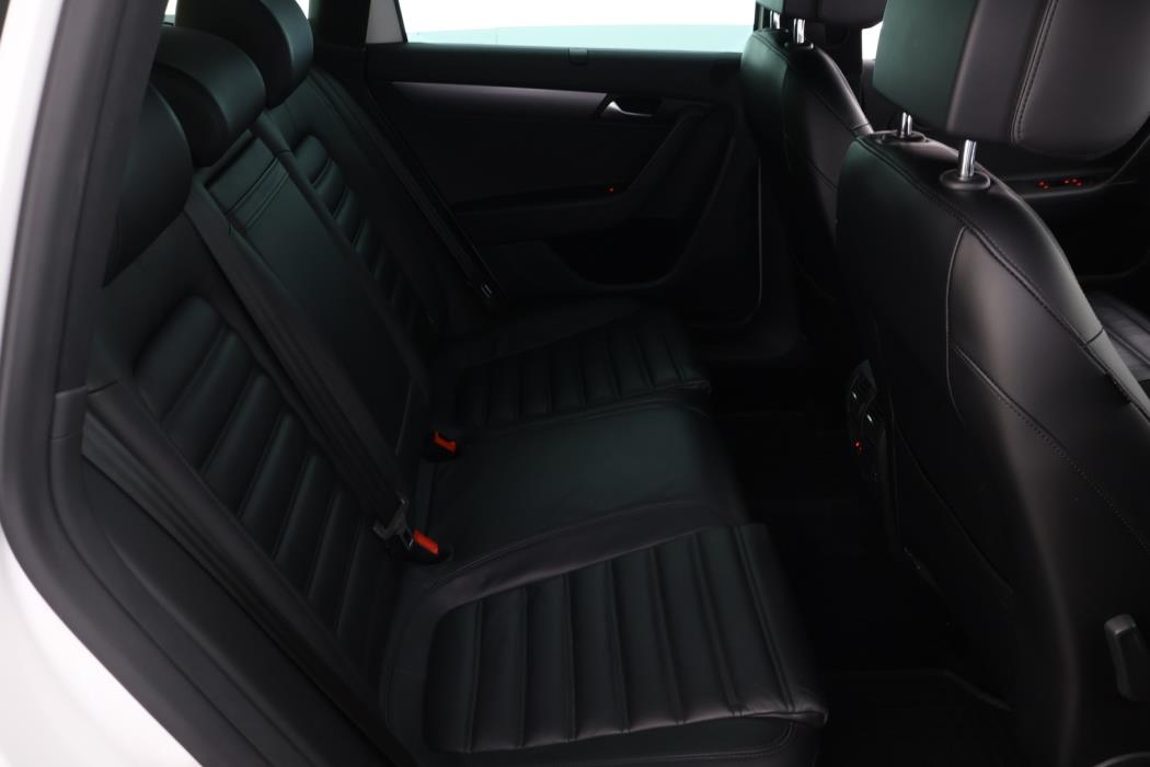 VOLKSWAGEN Passat 2014