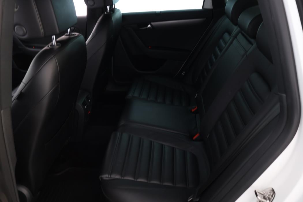 VOLKSWAGEN Passat 2014