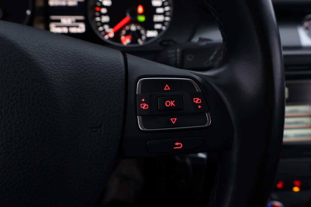 VOLKSWAGEN Passat 2014